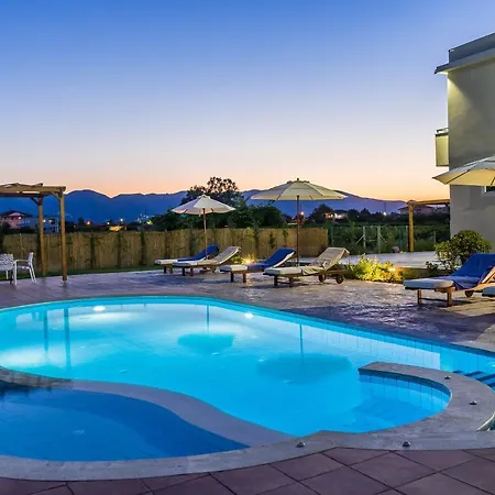 Kampos With Free Heated Pool, By Zantewize * Vanato