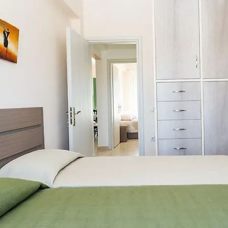 Kampos With Free Heated Pool, By Zantewize *