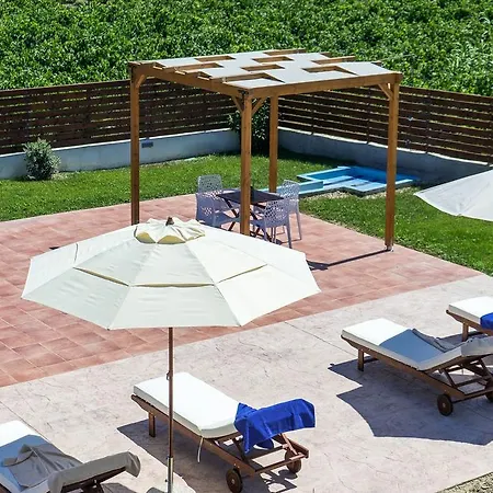 Kampos With Free Heated Pool, By Zantewize Vanato