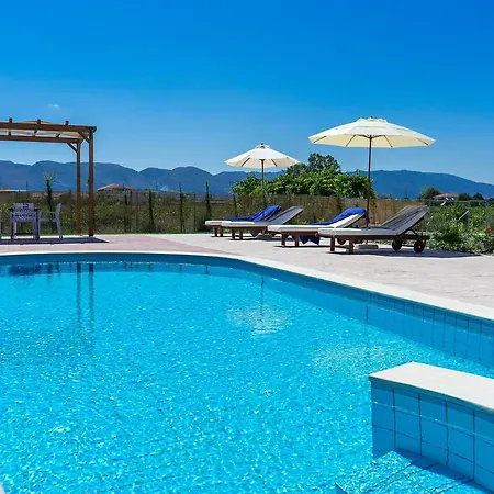 Kampos With Free Heated Pool, By Zantewize