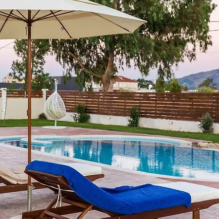 Kampos With Free Heated Pool, By Zantewize Willa *